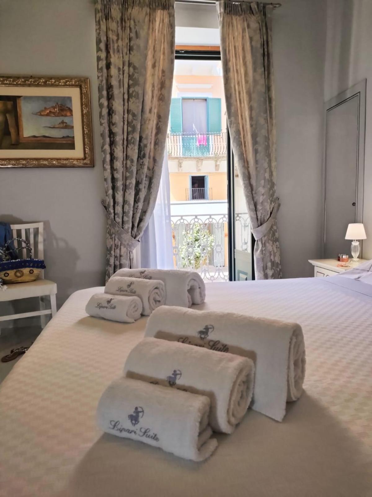 Bed & Breakfast Lipari Suite B&B